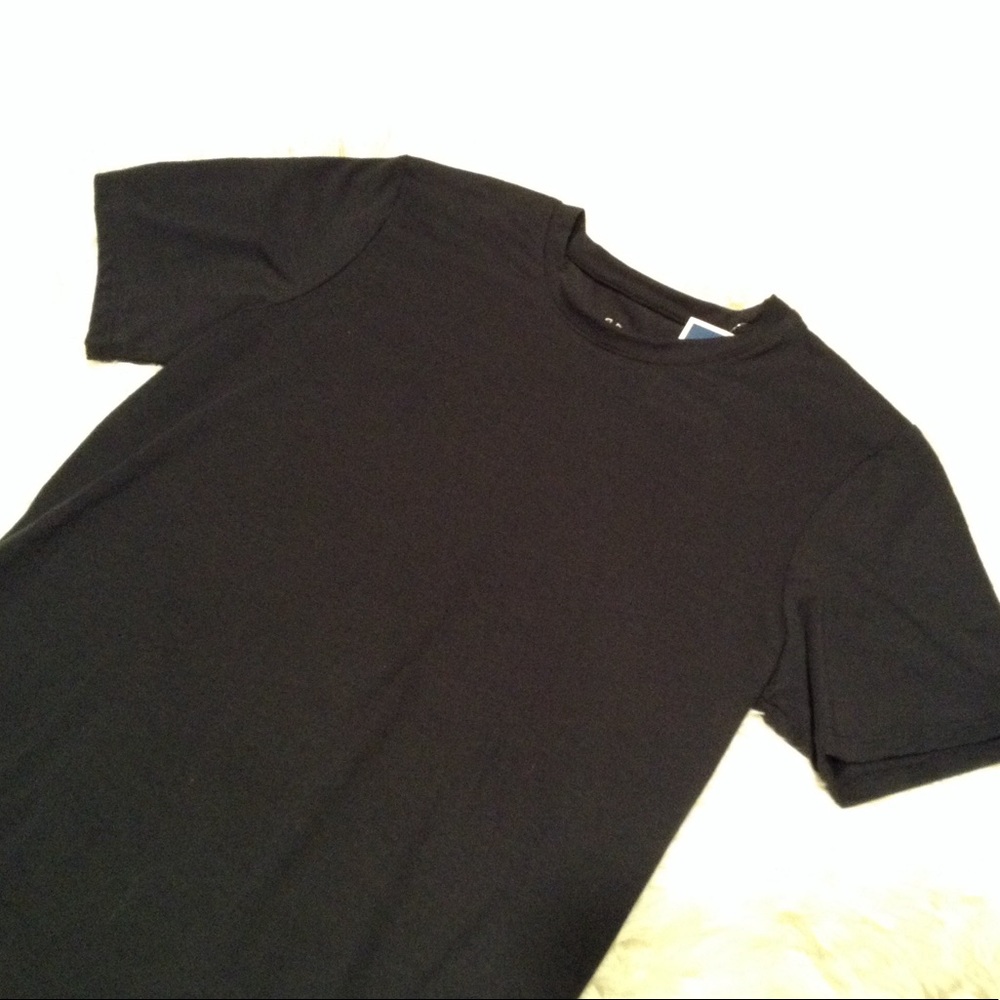 NWT Under Armour Tshirt